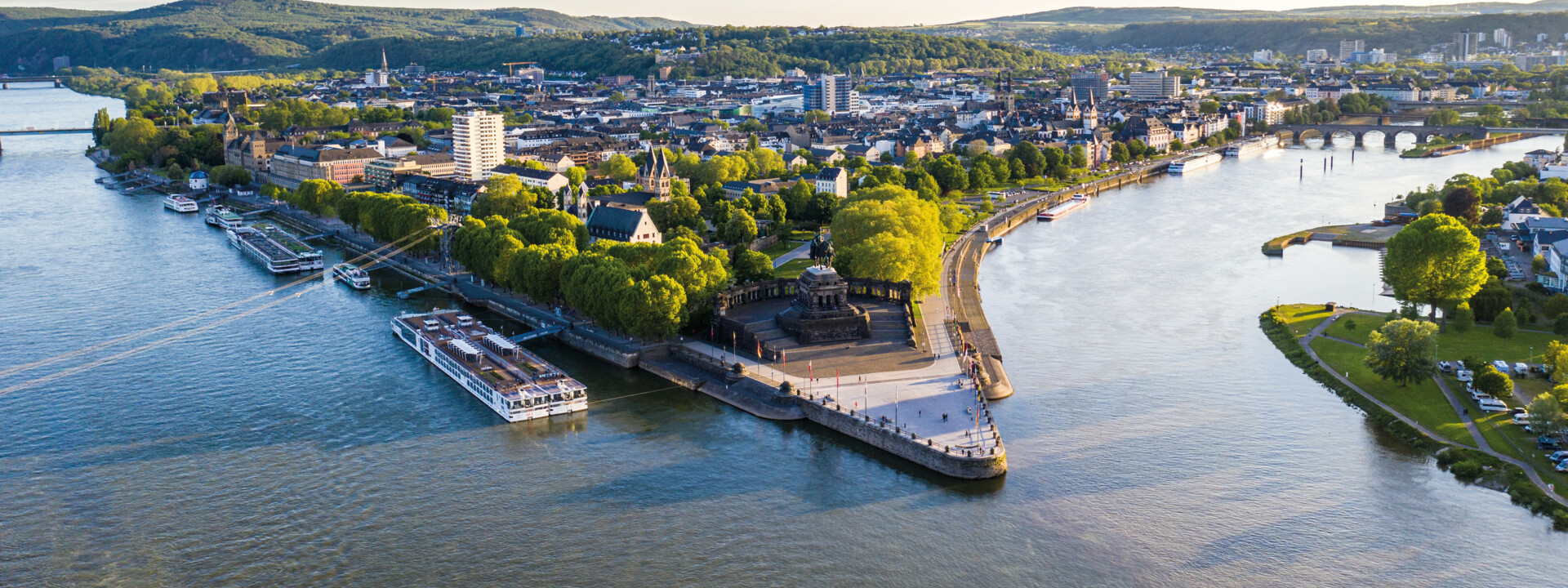Aerial view of Deutsches Eck in Koblenz with Cable Car, Rhine, Moselle and boats in the foreground ©Koblenz-Touristik GmbH, Dominik Ketz
