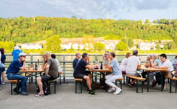 Ausflugsziel: An der Ufer-Bar in Koblenz den Sommer genießen © Koblenz-Touristik GmbH, Kai Myller